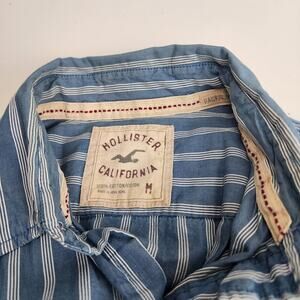 Hollister Blue & White Vertical Striped Long Sleeve Button-Up Shirt Men's Size M